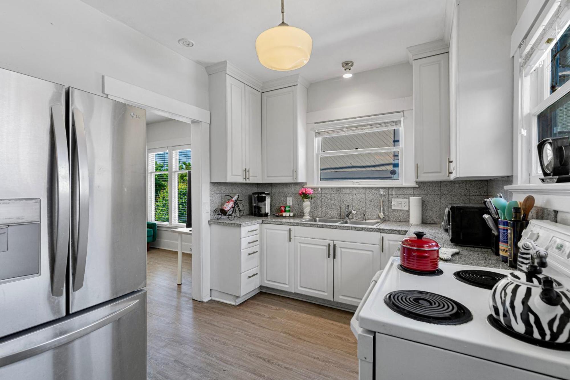 Vintage 3 Bedroom Home In Prime Eastlake Seattle With Private Parking Ngoại thất bức ảnh